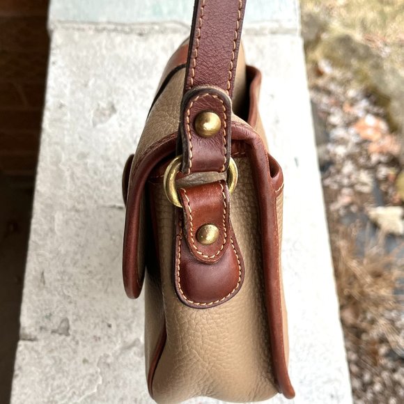 COACH Vintage USA 90s Sheridan Mayfield Handmade Taupe Pebbled Crossbody Bag - Picture 4 of 8